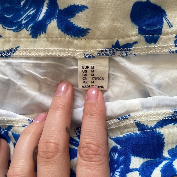 NWOT Floral Blue and White Women's Jumpsuit - Picture 7 of 7